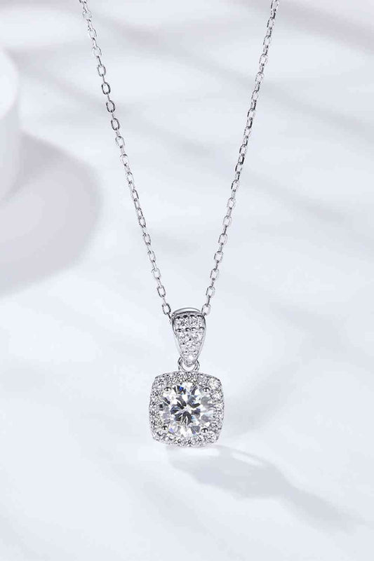 Collier pendentif carré moissanite 1 carat