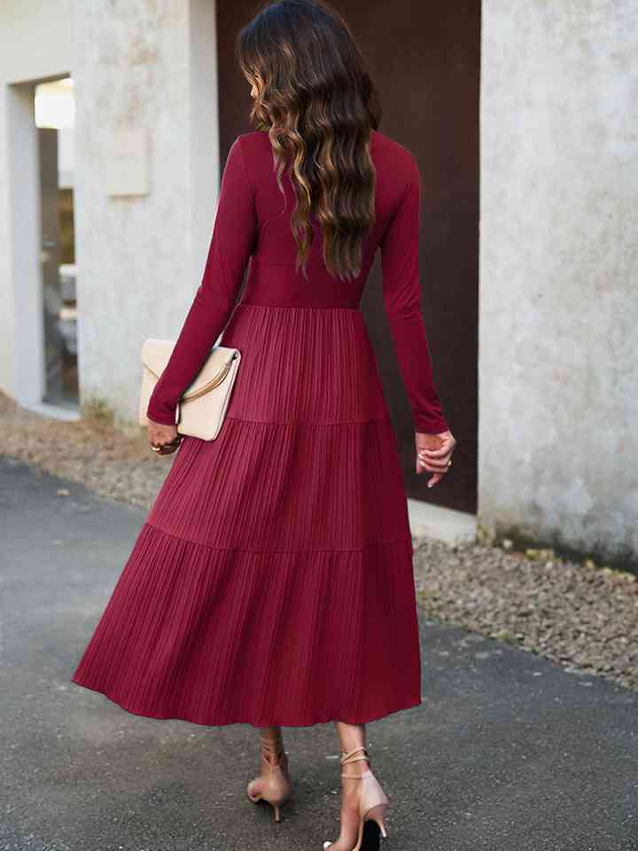 Robe midi à col surplis, manches longues, taille smockée