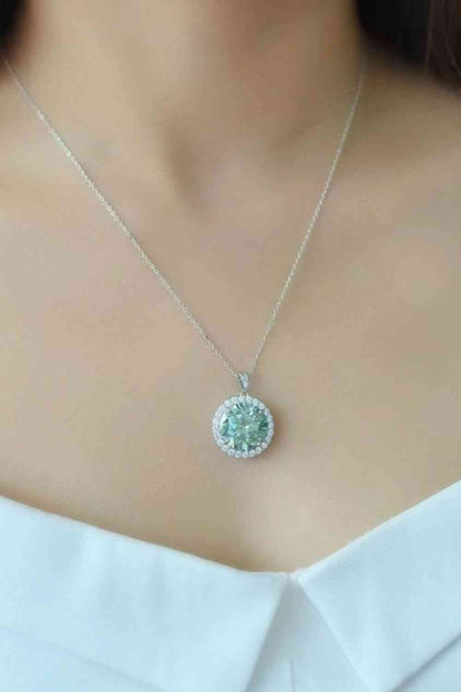 Collier plaqué platine avec pendentif moissanite 10 carats