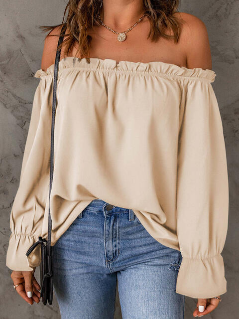 Blouse à épaules dénudées et manches volantées