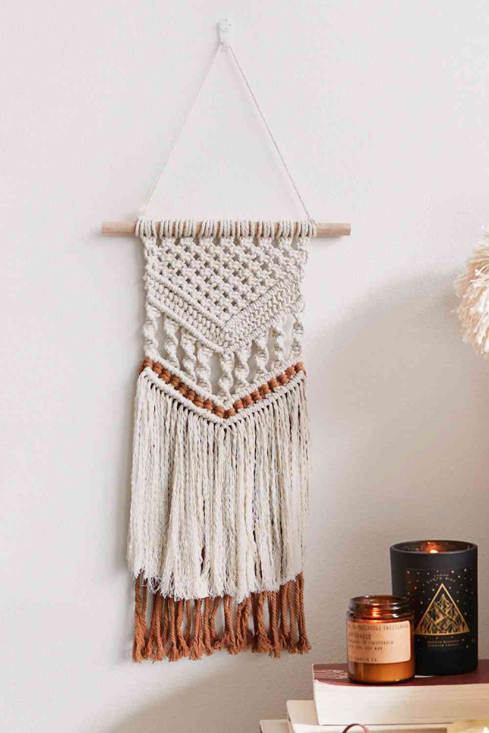 Colgante de pared con flecos de macramé