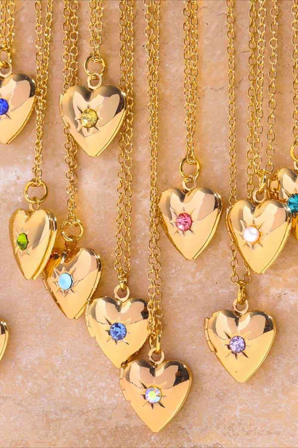 Collar con colgante chapado en oro de 14 quilates con forma de corazón y circón