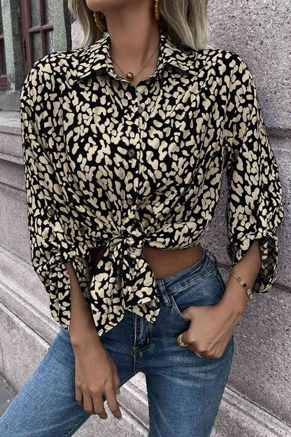 Camisa con mangas enrolladas y estampado de leopardo de Double Take