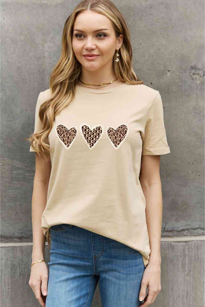 Simply Love Camiseta de algodón con gráfico de corazón de tamaño completo de Simply Love