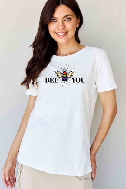 Camiseta gráfica BEE YOU de tamaño completo de Simply Love