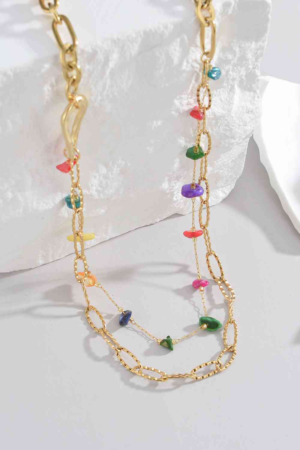 Collier double épaisseur en pierre multicolore