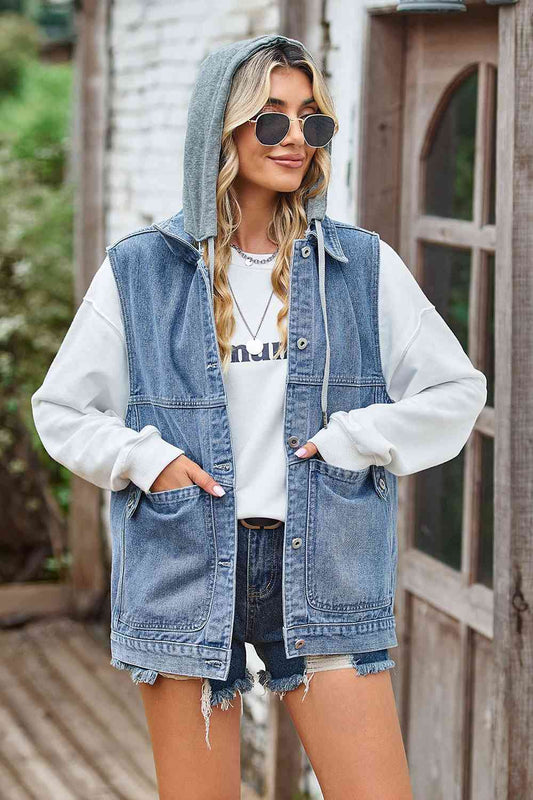 Veste en jean à capuche sans manches avec poches