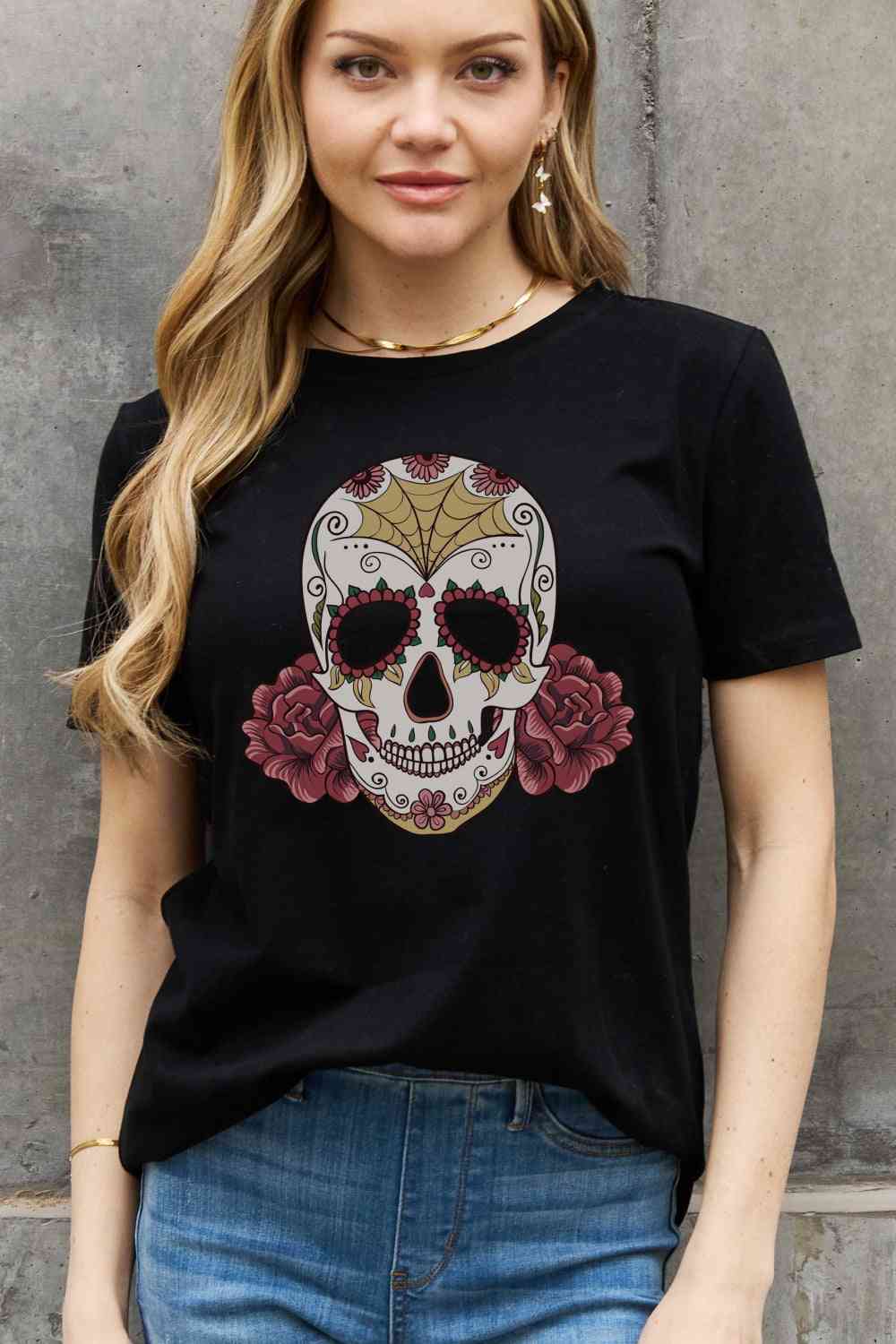 Camiseta de algodón con estampado de calavera de tamaño completo de Simply Love