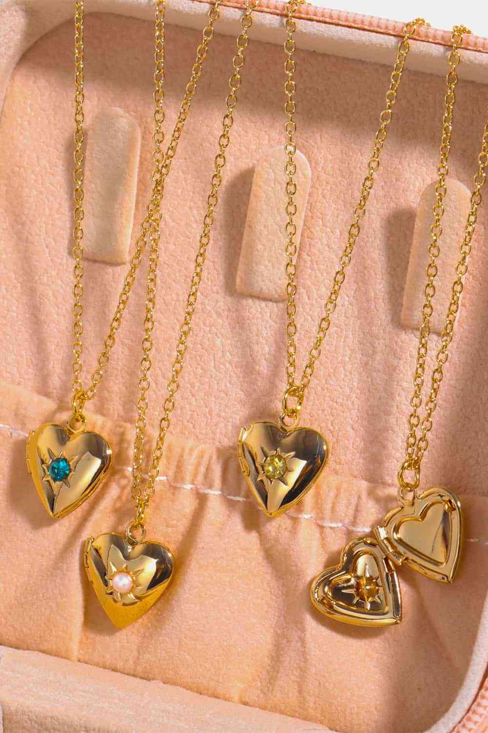 Collar con colgante chapado en oro de 14 quilates con forma de corazón y circón