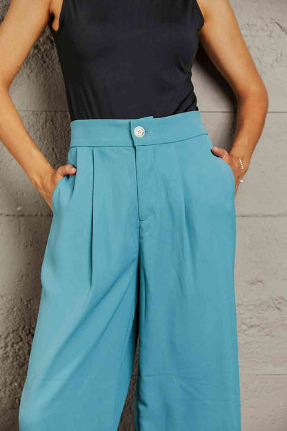 Pantalones anchos con botones