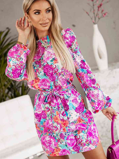 Vestido de manga larga con cuello redondo y estampado floral