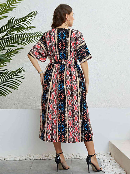 Robe Mi-Longue Bohème à Col en V et Ceinture à Nouer de Grande Taille