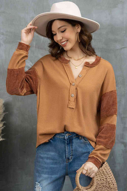 Blouse en tricot gaufré à col cranté