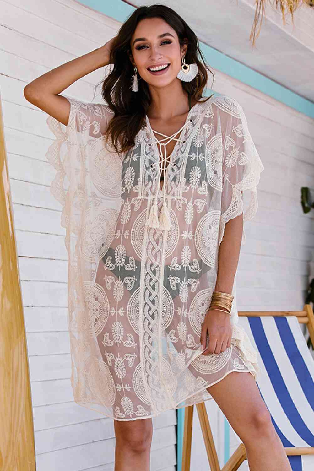 Cover-up transparente con cordones