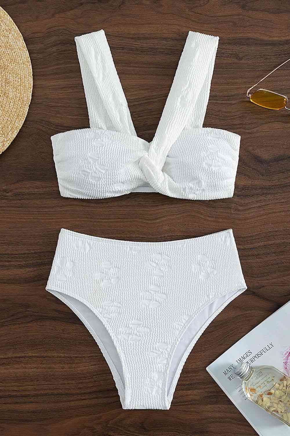 Ensemble de bikini texturé à détail torsadé