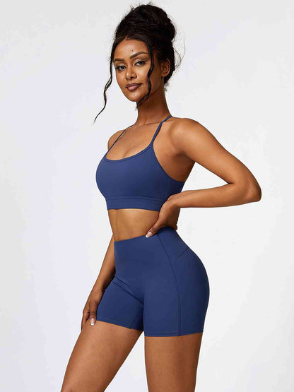 Ensemble soutien-gorge de sport et short à large ceinture