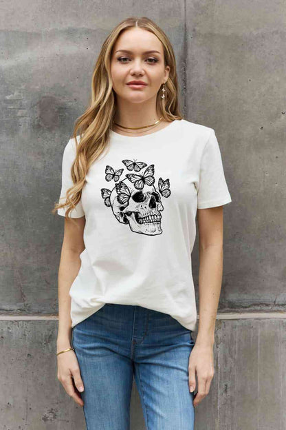 Simply Love T-shirt en coton avec motif tête de mort papillon pleine taille