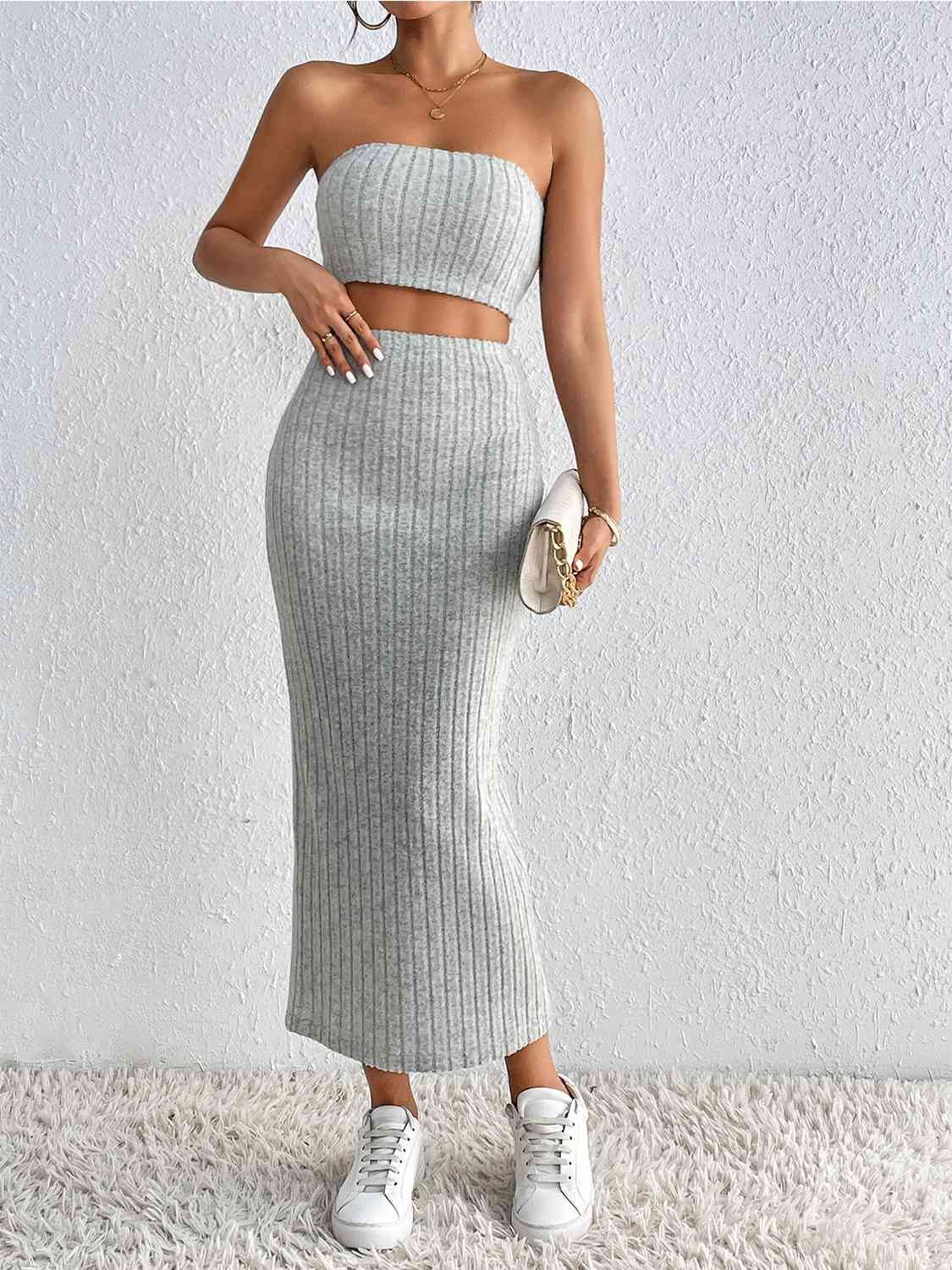 Conjunto de top de tubo de canalé y falda midi