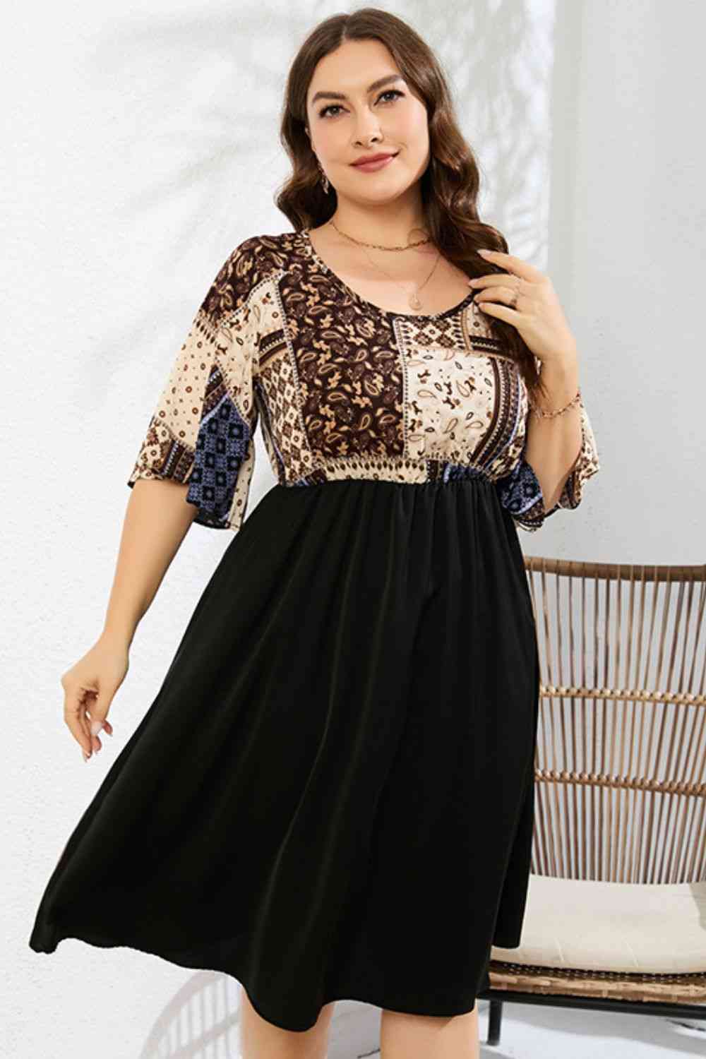 Robe Imprimée Bicolore à Manches Flutter de Grande Taille