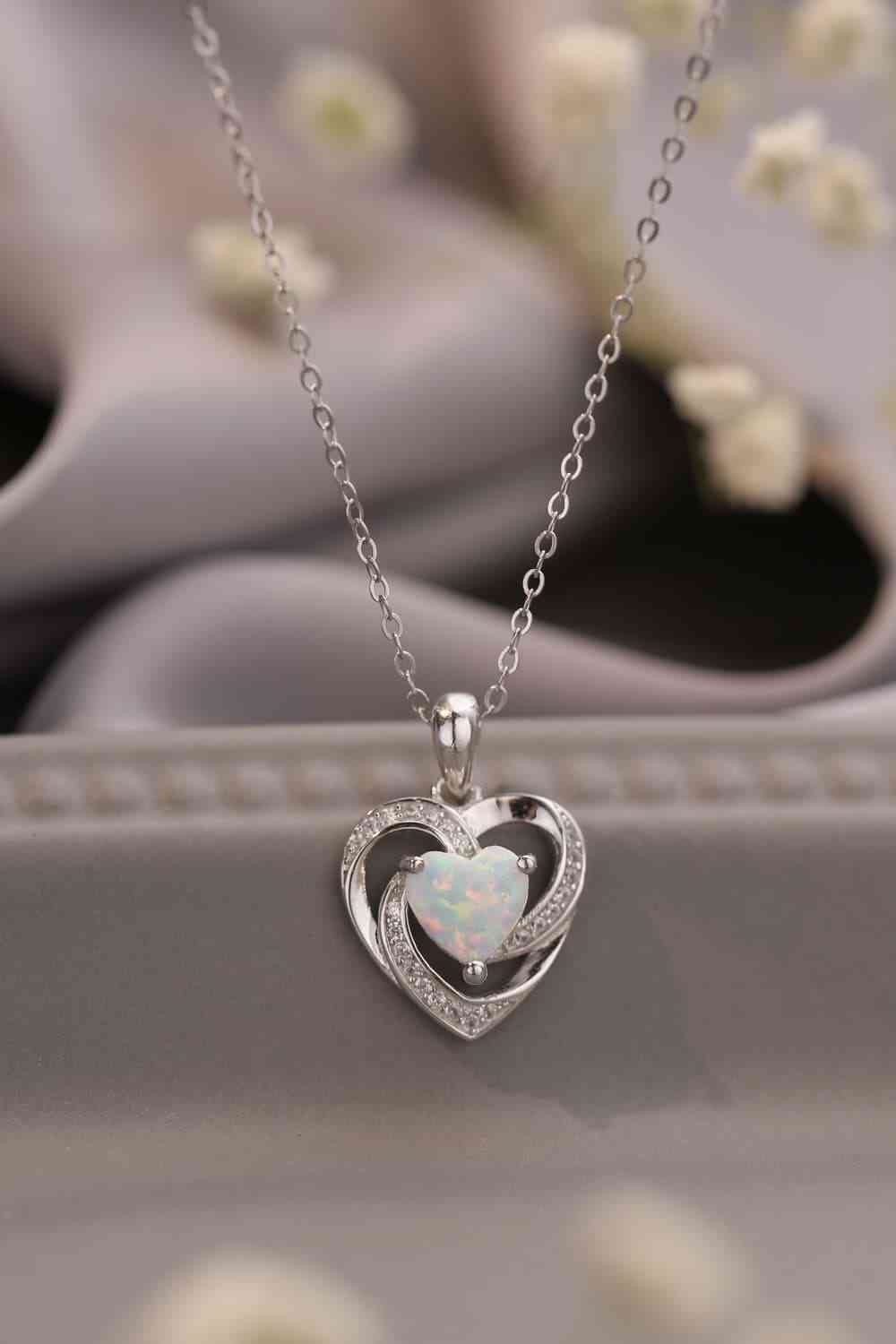 Collier pendentif coeur opale