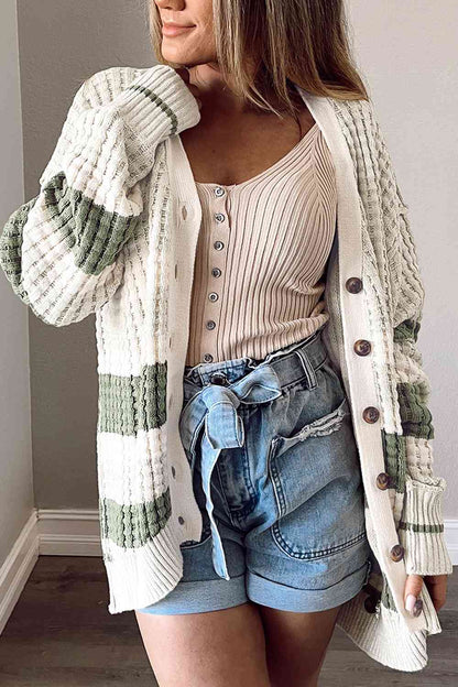 Cardigan boutonné rayé