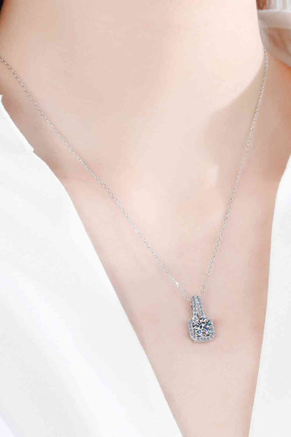 Collier avec pendentif en moissanite 2 carats Look Amazing