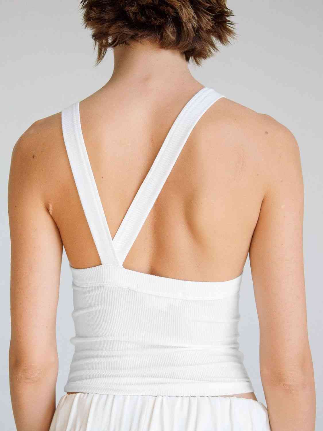 Top corto de canalé con cuello halter