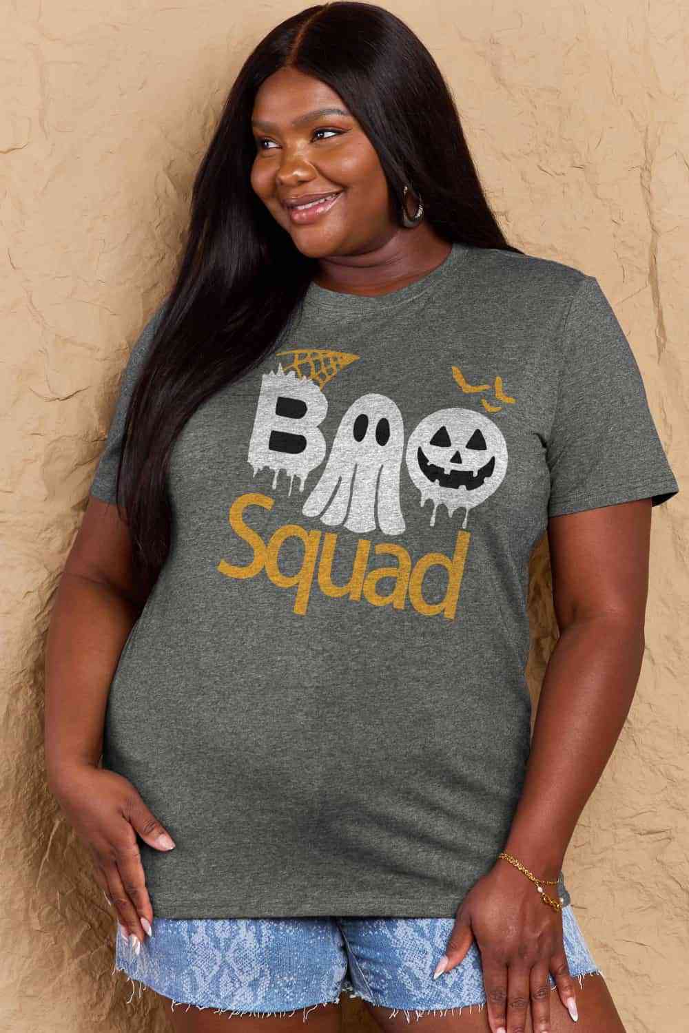 Simply Love T-shirt en coton graphique BOO SQUAD pleine taille