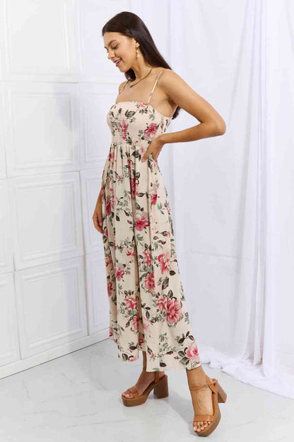 Vestido largo floral sin mangas Hold Me Tight de OneTheLand en rosa