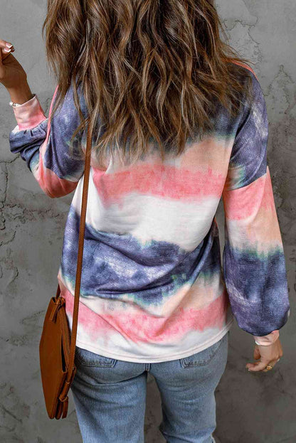 Top con cuello redondo y hombros caídos con efecto tie-dye