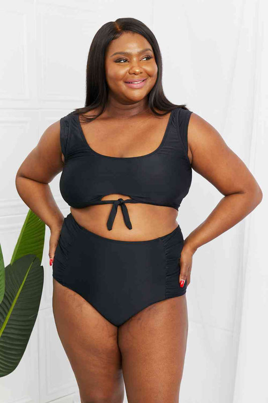 Conjunto de top de baño corto y braguitas fruncidas Sanibel de Marina West Swim en negro