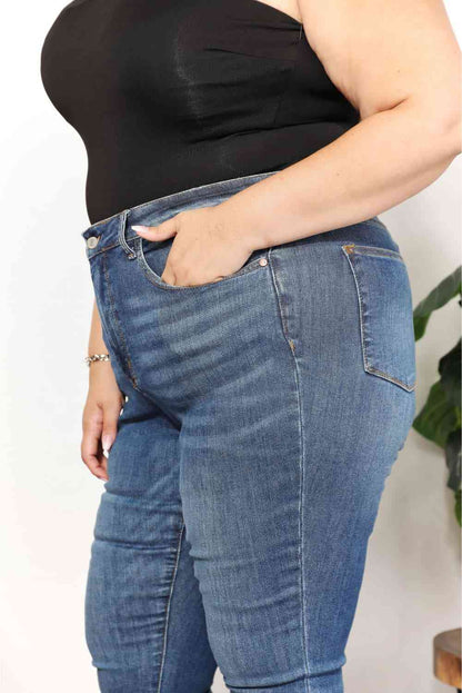 Jean skinny Judy Blue pleine taille avec fente latérale et ourlet effiloché