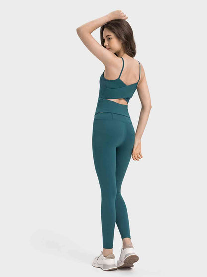 Camisole de sport à découpes entrecroisées