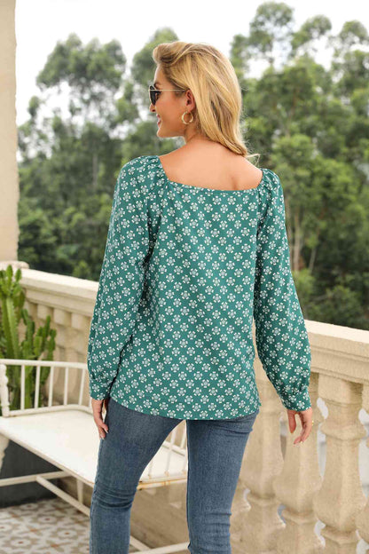 Blusa de manga larga con cuello de corazón anudada estampada