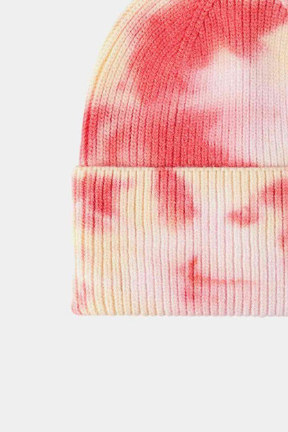 Gorro de punto acanalado con puños teñidos anudados