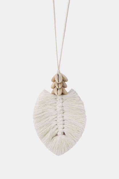 Collier pendentif en macramé feuille