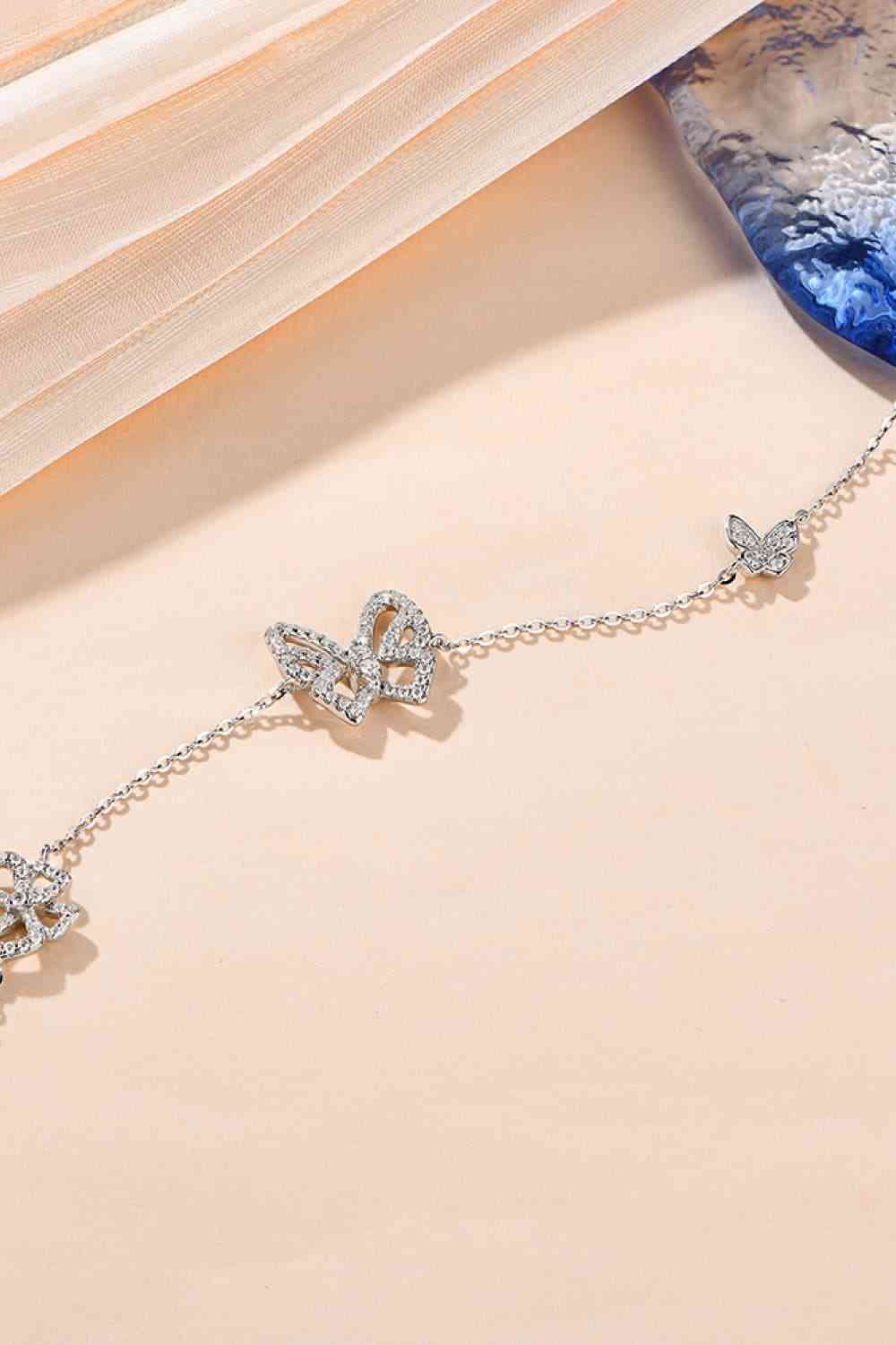 Bracelet en forme de papillon moissanite