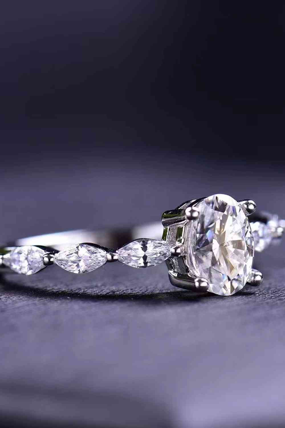 Bague ovale moissanite 1 carat