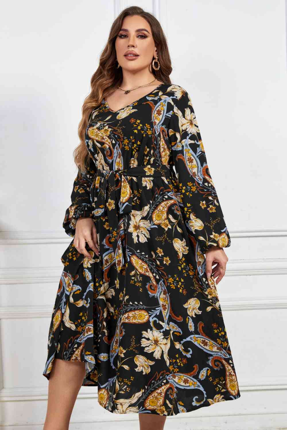 Melo Apparel Vestido midi con manga globo y cinturón con estampado floral de talla grande