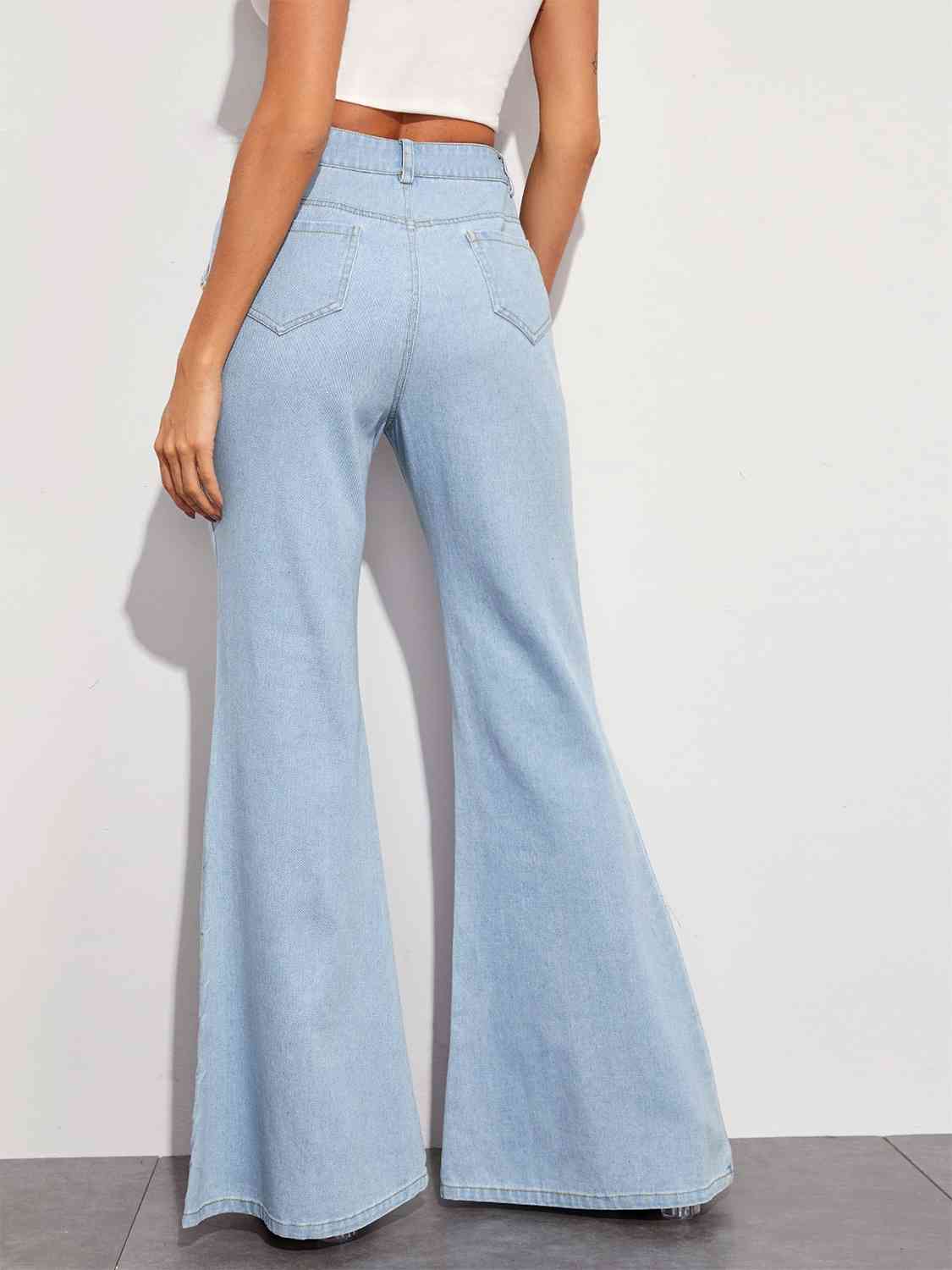 Jeans anchos con bragueta de botones