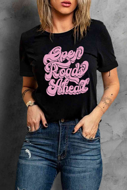 Camiseta con gráfico OPEN ROADS AHEAD de manga corta y cuello redondo