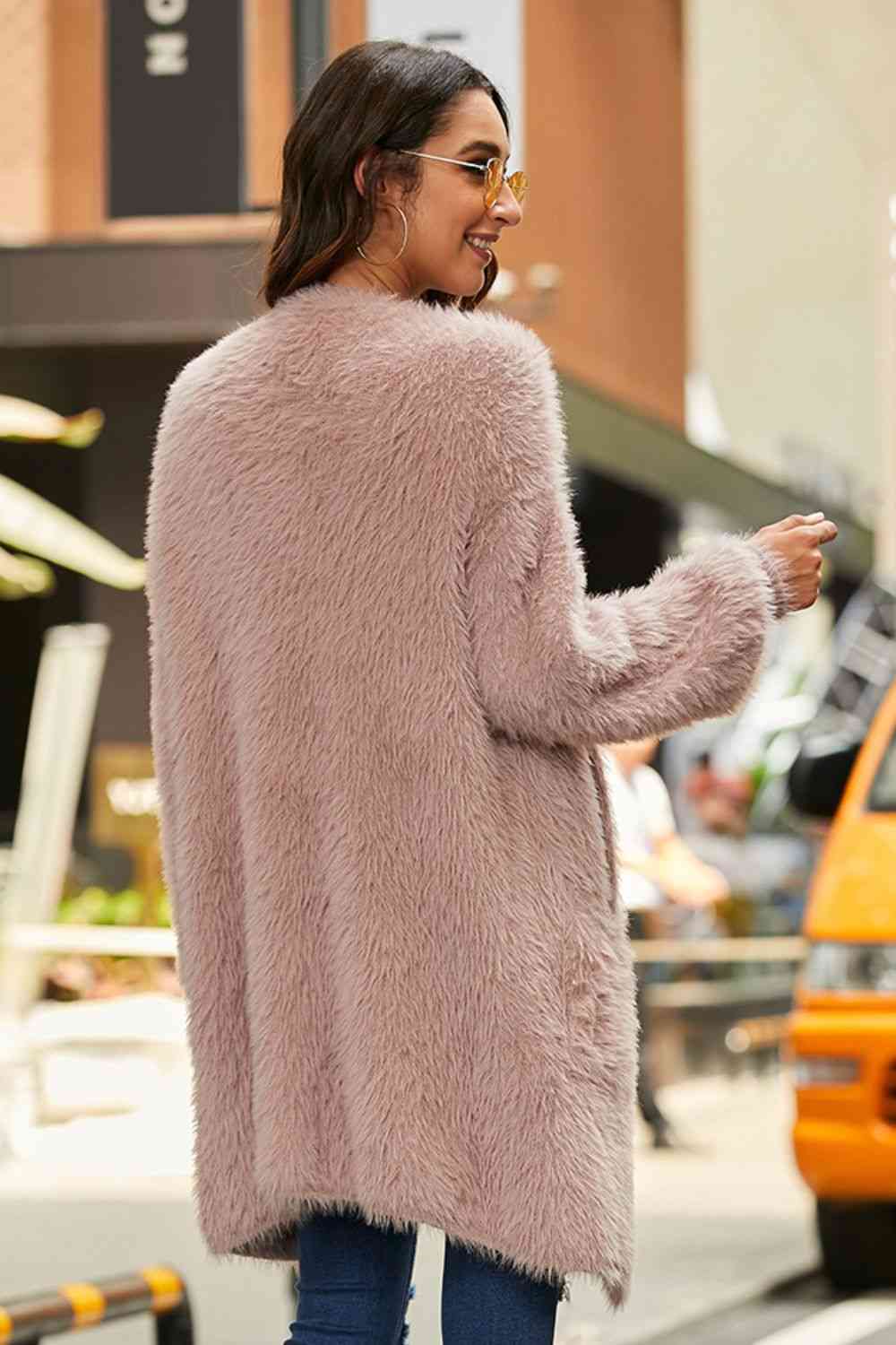 Cardigan pelucheux ouvert sur le devant avec poches