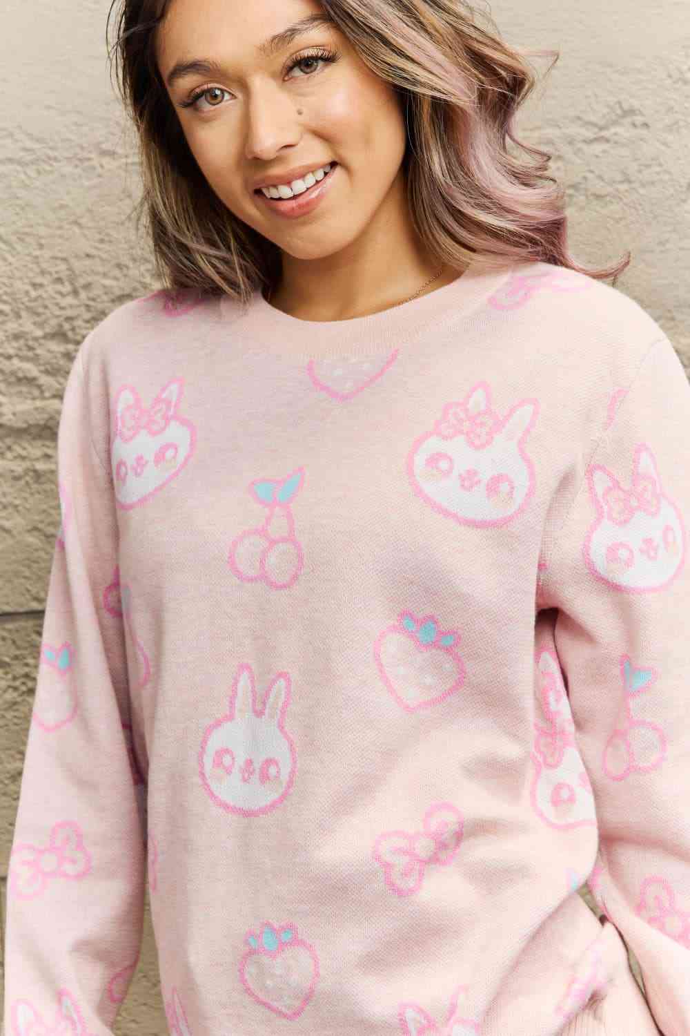 Pull tissé droit pleine taille à col rond avec motif lapin et fruit