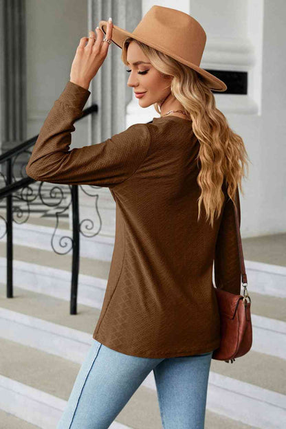 Blouse boutonnée à manches longues et col cranté