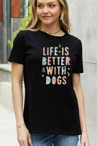 Camiseta de algodón con estampado de perros "La vida es mejor con perros" de tamaño completo de Simply Love