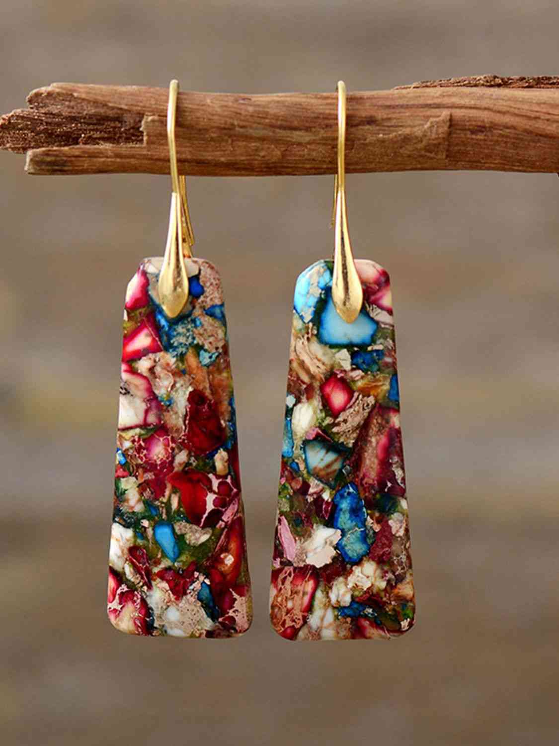 Boucles d'oreilles pendantes en jaspe impérial de forme géométrique