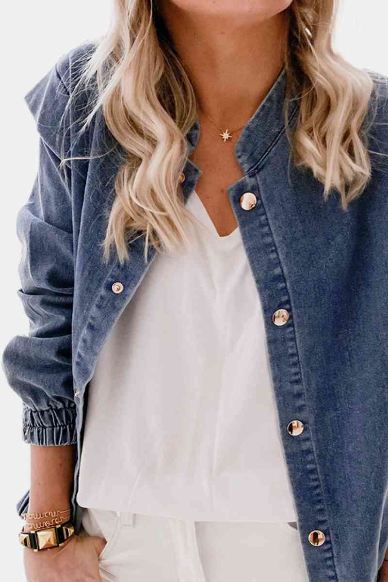 Chemise boutonnée en jean avec détails sur les épaules