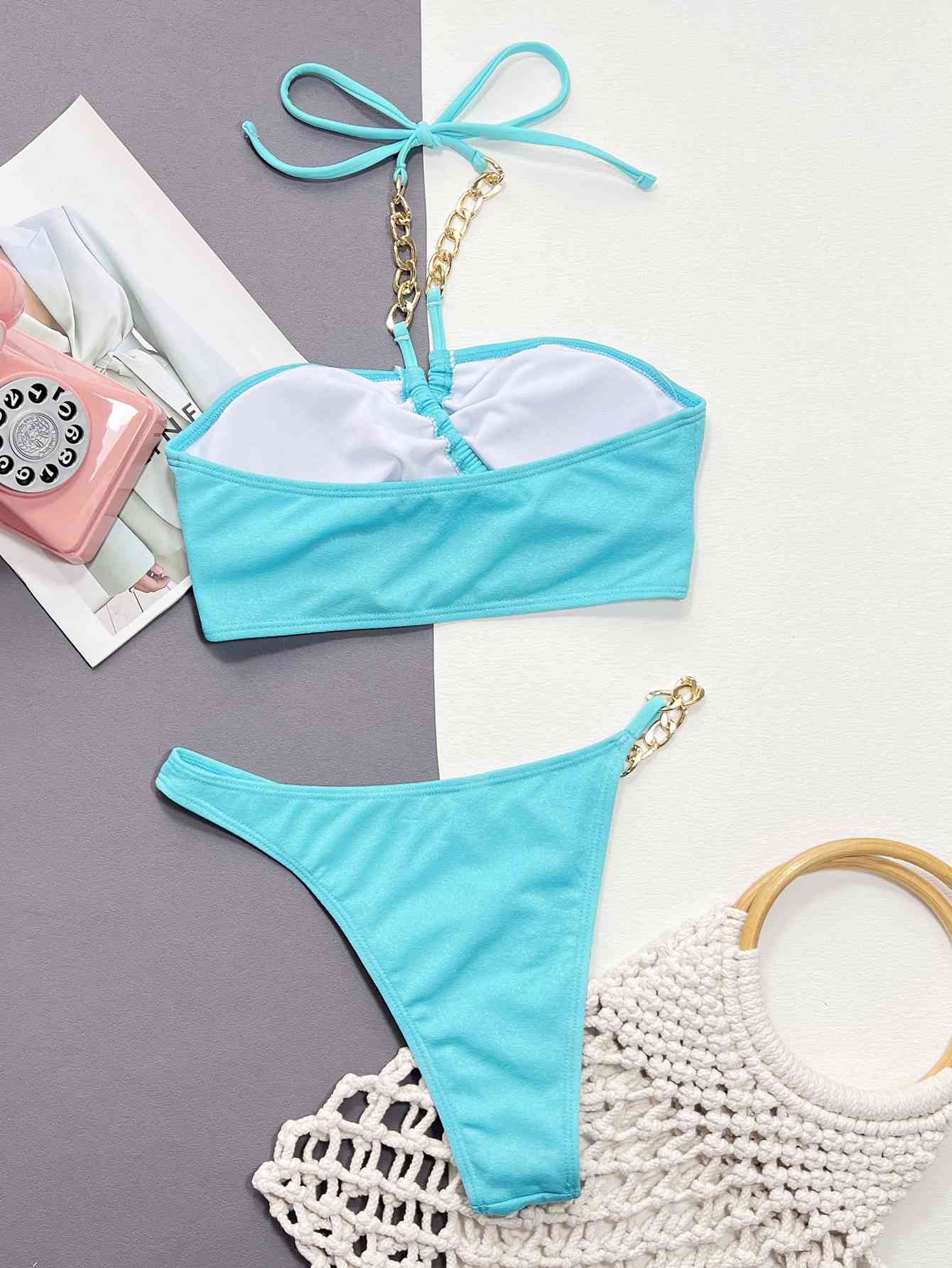 Ensemble de bikini deux pièces à détail chaîne et col licou