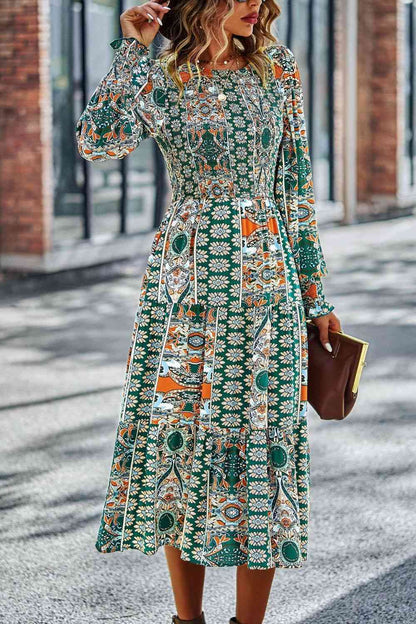 Vestido midi fruncido con cuello redondo y manga farol