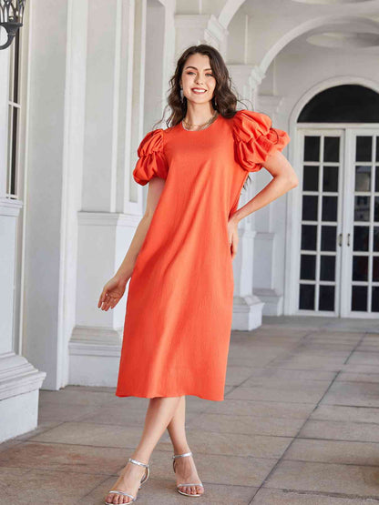 Robe midi à col rond, manches bouffantes et ourlet droit